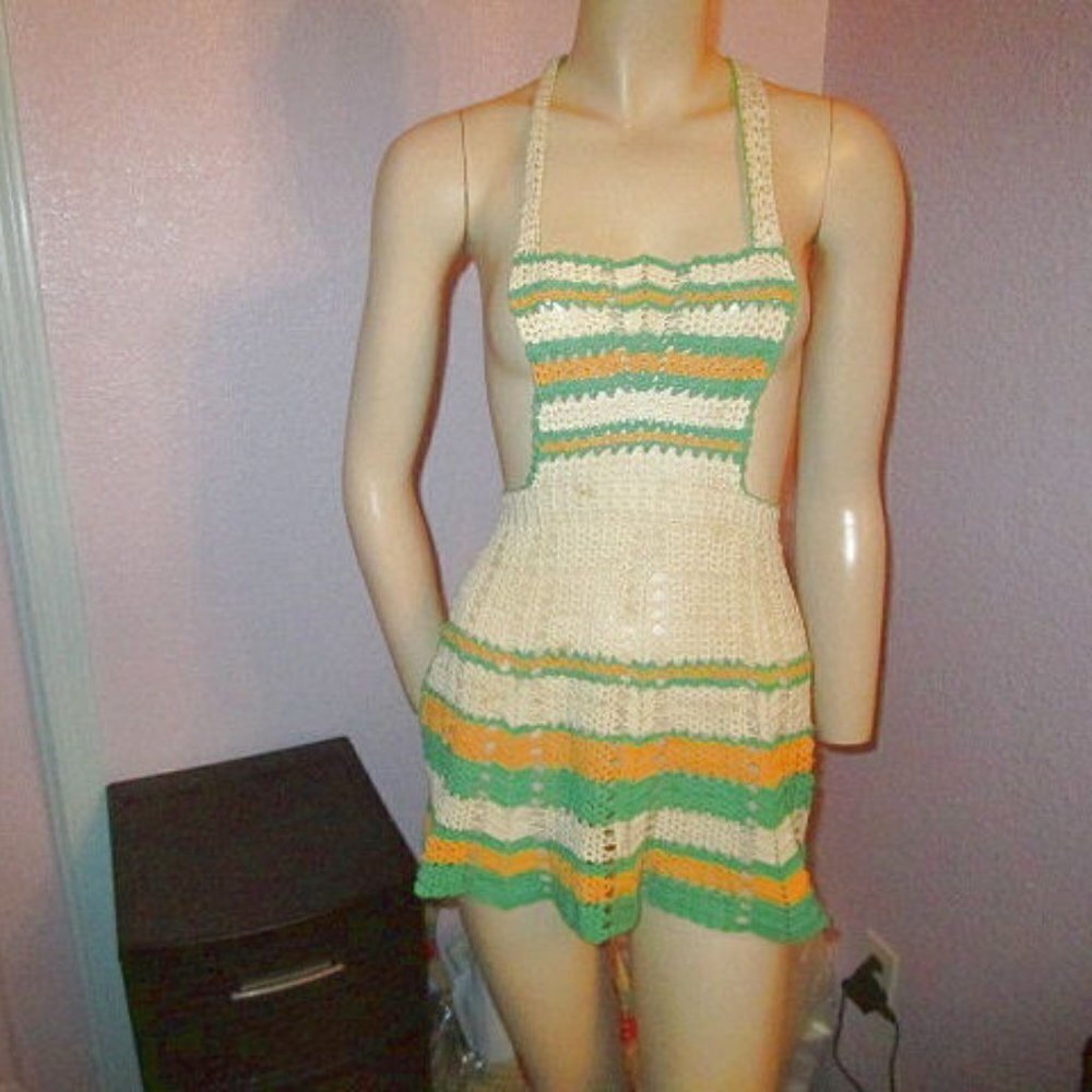 Vtg Groovy Crochet Tie Back Apron Size XXS Rainbow Halter Hippie Boho Tradwife